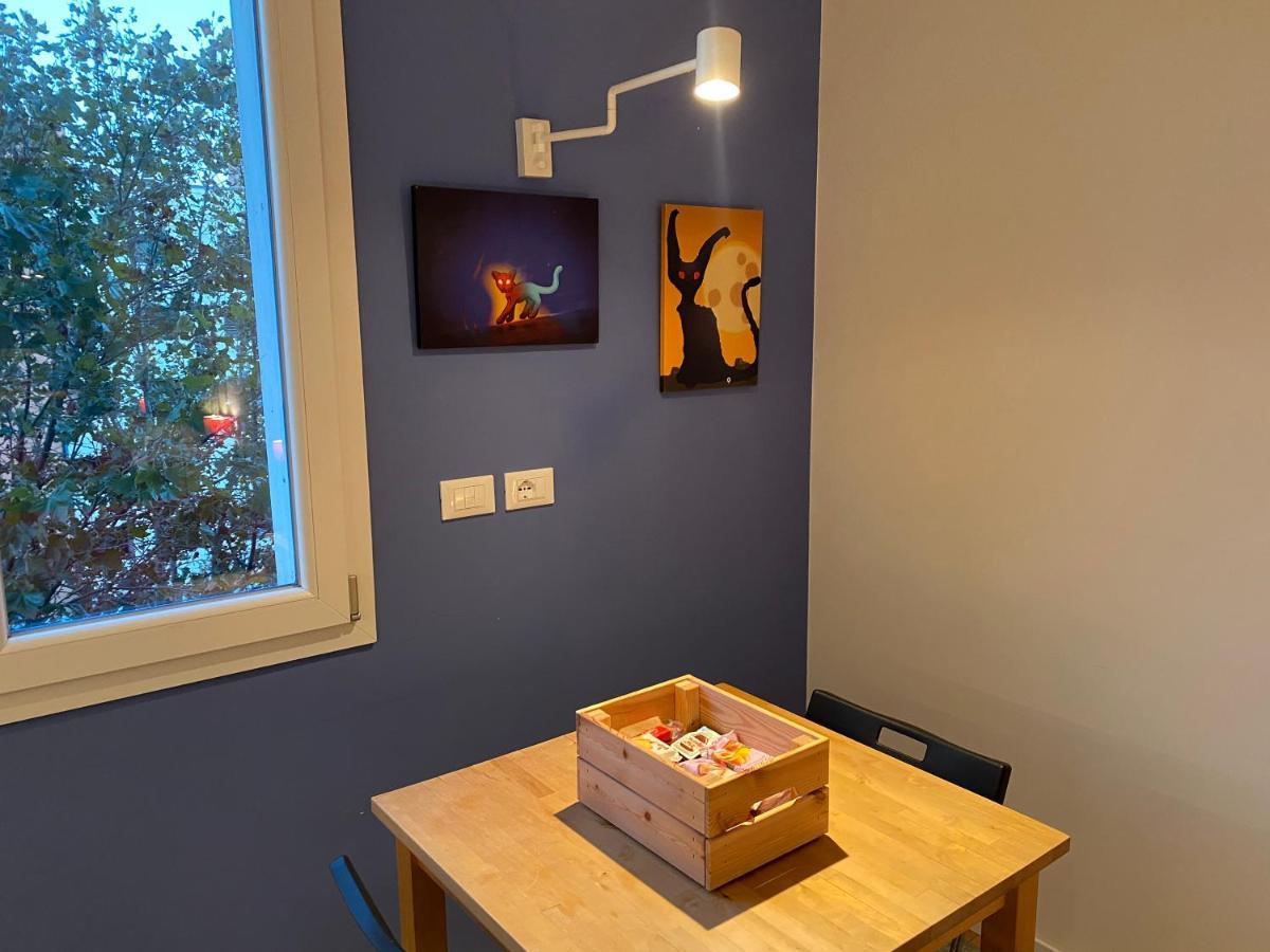 Tra Le Torri B&B - Ampia Stanza Privata In Appartamento Con Bagno Privato Accessibile Da Corridoio Bologne Extérieur photo